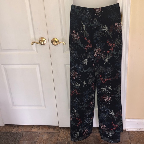 Vince Camuto floral print wide leg pant 16 - Picture 7 of 7